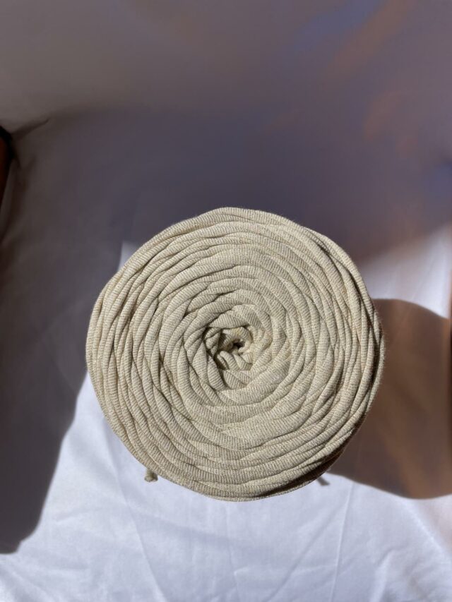 Garnfarbe Beige Gold