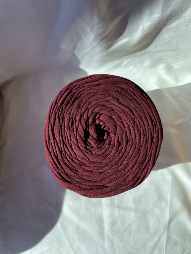 Garnfarbe Bordeaux Red