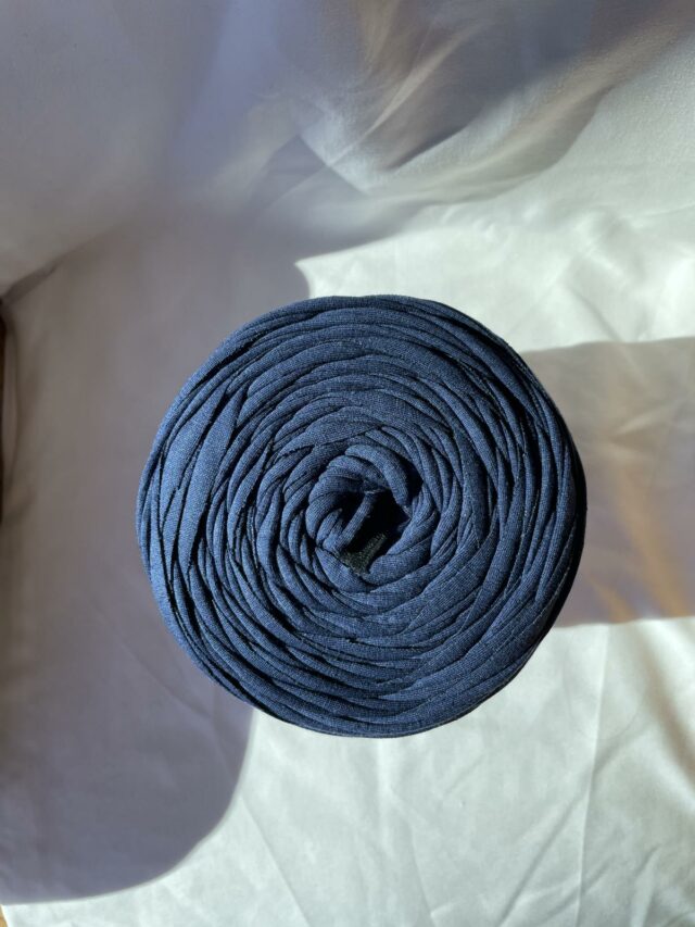 Garnfarbe Dark Blue Black