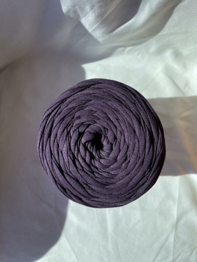 Garnfarbe Purple Machine