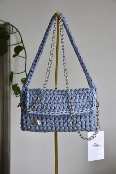 Vienna Blue – hand-crocheted bag by Chollenti